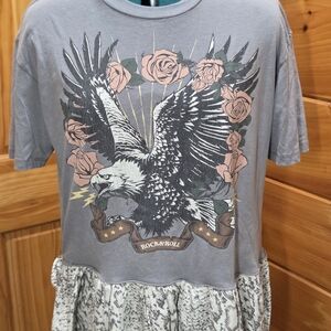 No Boundaries Gray Rock & Roll Graphic Tee